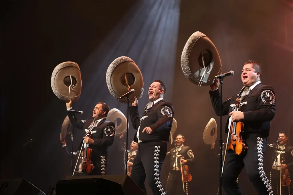 Mariachi Vargas & Grupo Canaveral